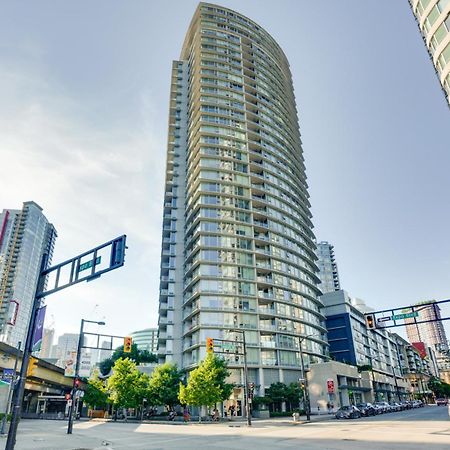 Heart Of Downtown 1 Bd Entire Condo - Pool, Gym, Parking, Office, Ac فانكوفر المظهر الخارجي الصورة