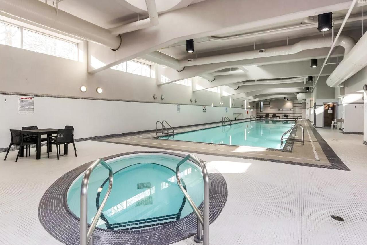 Heart Of Downtown 1 Bd Entire Condo - Pool, Gym, Parking, Office, Ac فانكوفر المظهر الخارجي الصورة